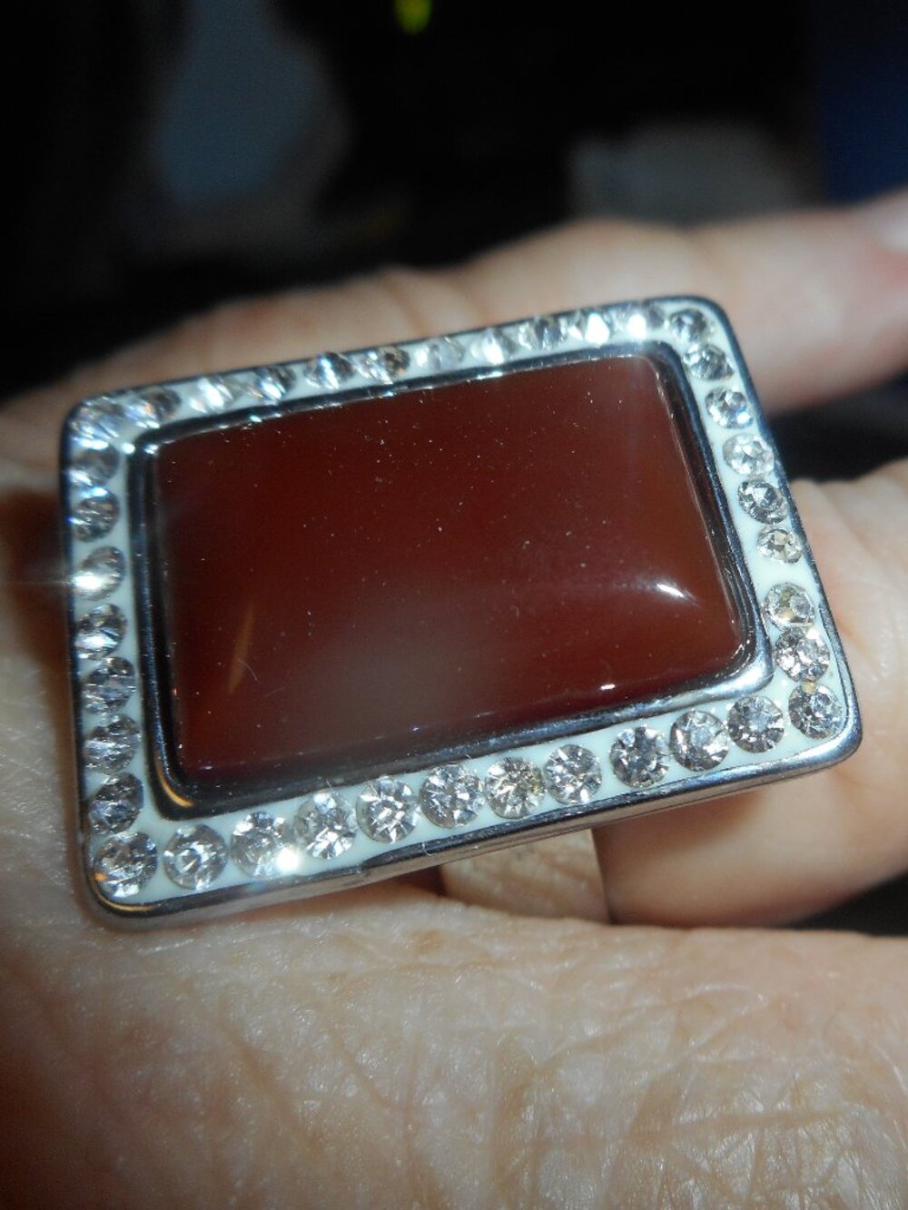 BROWN STONE ON SILVER BAND - Women's BROWN STONE SURRONDED BY A ROW OF WHITE